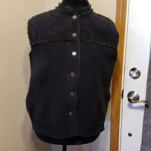 2 for 20$ Valerie stevens Faux fur black sueded